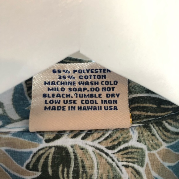 Hawaiian short sleeve button-up - Picture 4 of 7